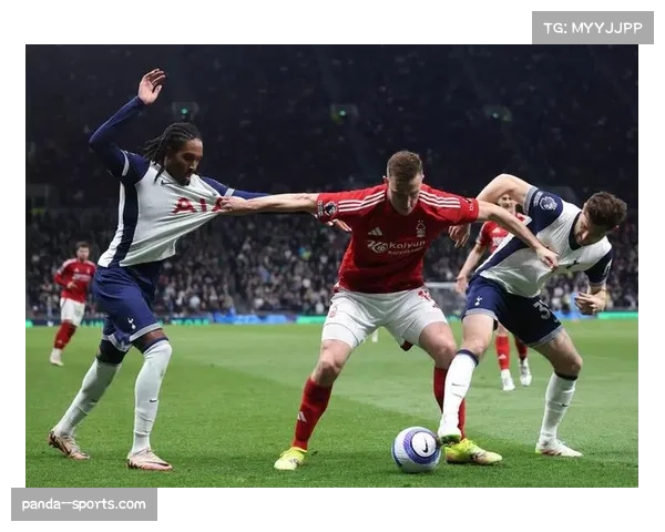 热刺诺丁汉森林西汉姆联三队缠斗 最后一个降级名额悬念重重